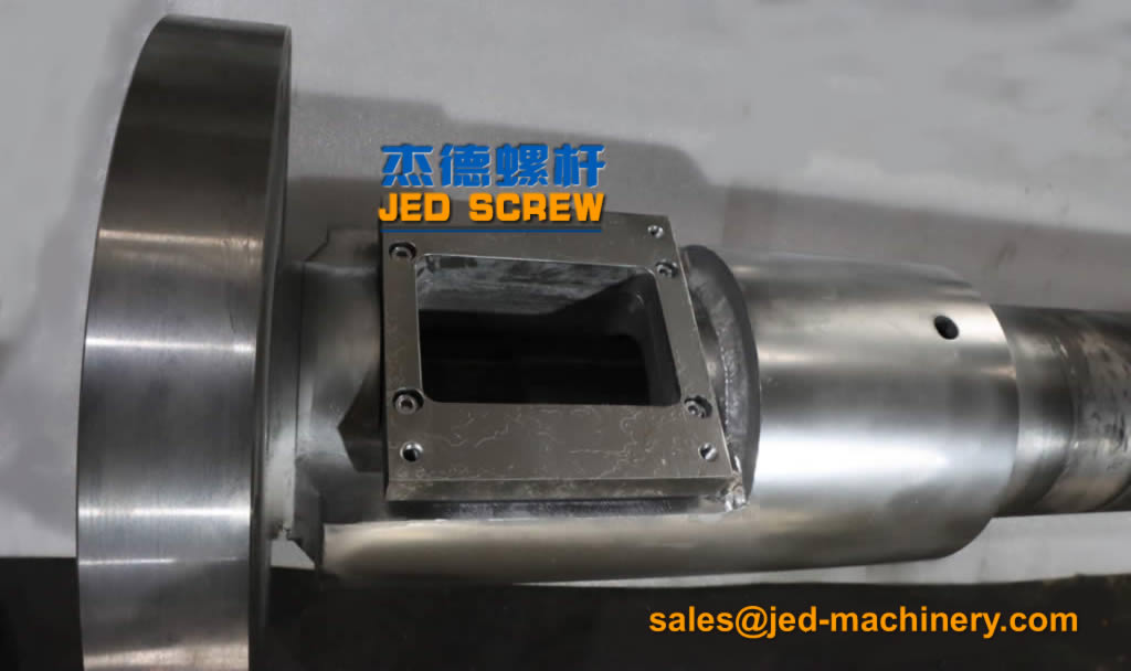 Screw barrel used in bottle blowing machine - INJECTION MOLDING MACHINE SCREW BARREL - 6